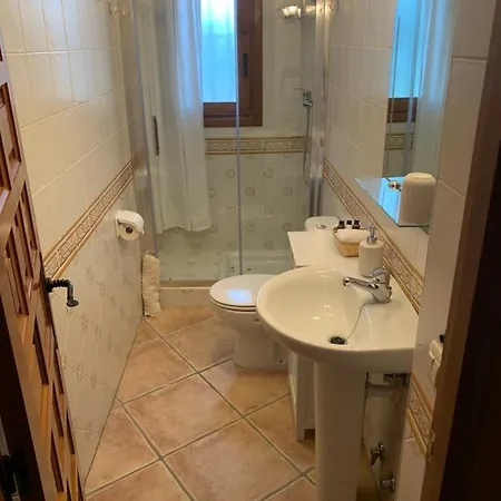 M A S L A P A U Country - Adults Only